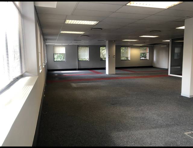 595M² RETAIL TO LET IN SANDTON CENTRAL